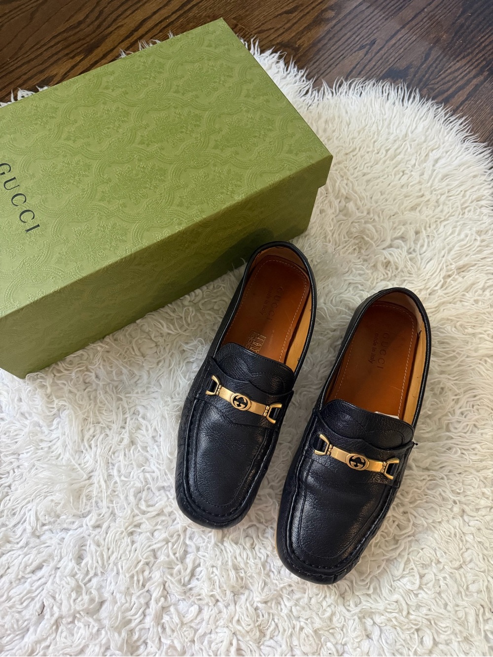 Gucci Black Leather Men’s Loafers with Gold Horsebit